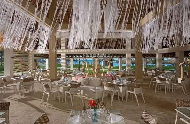 Hotel Breathless Punta Cana restaurant carte